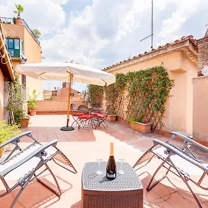 Romantic House With Terrace Apartment Rom