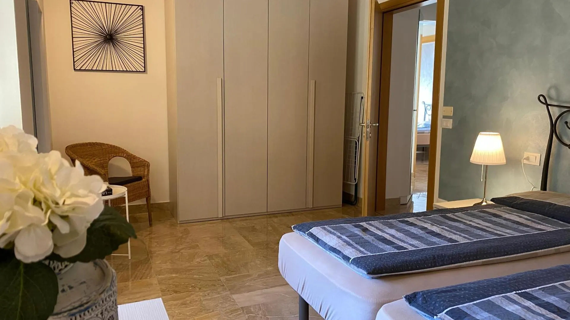 Villa Carlotta Crone 0*,